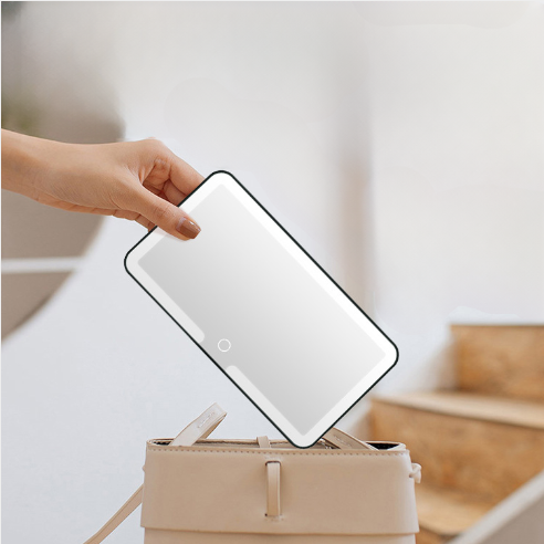GlowRide Mirror – Dein tragbarer Make-up-Spiegel fürs Auto